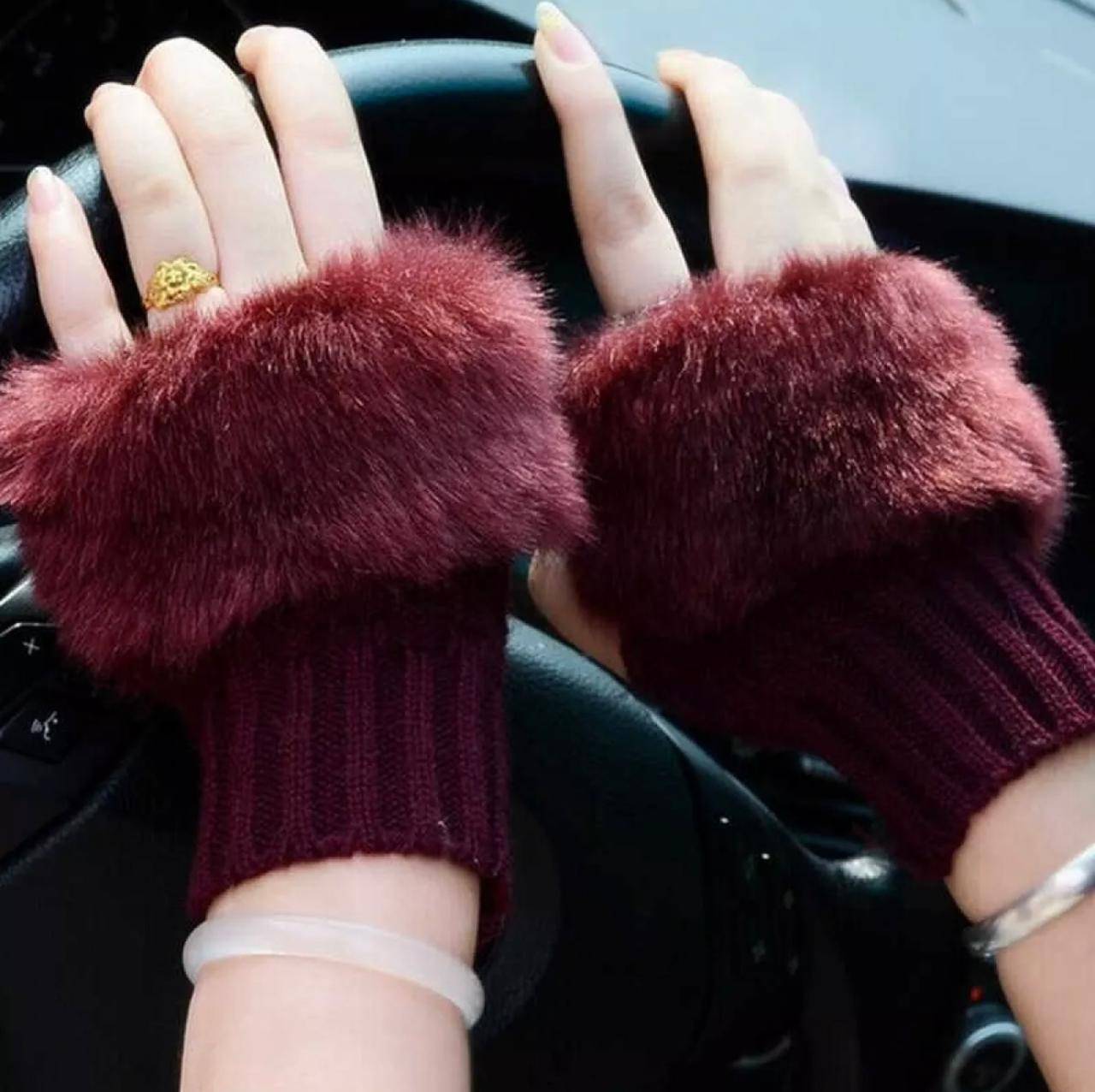 Ladies Fingerless shaggy Faux Fur mittens