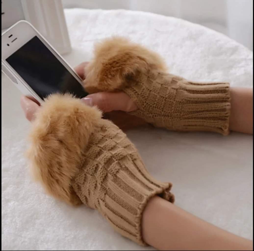 Ladies Fingerless shaggy Faux Fur mittens