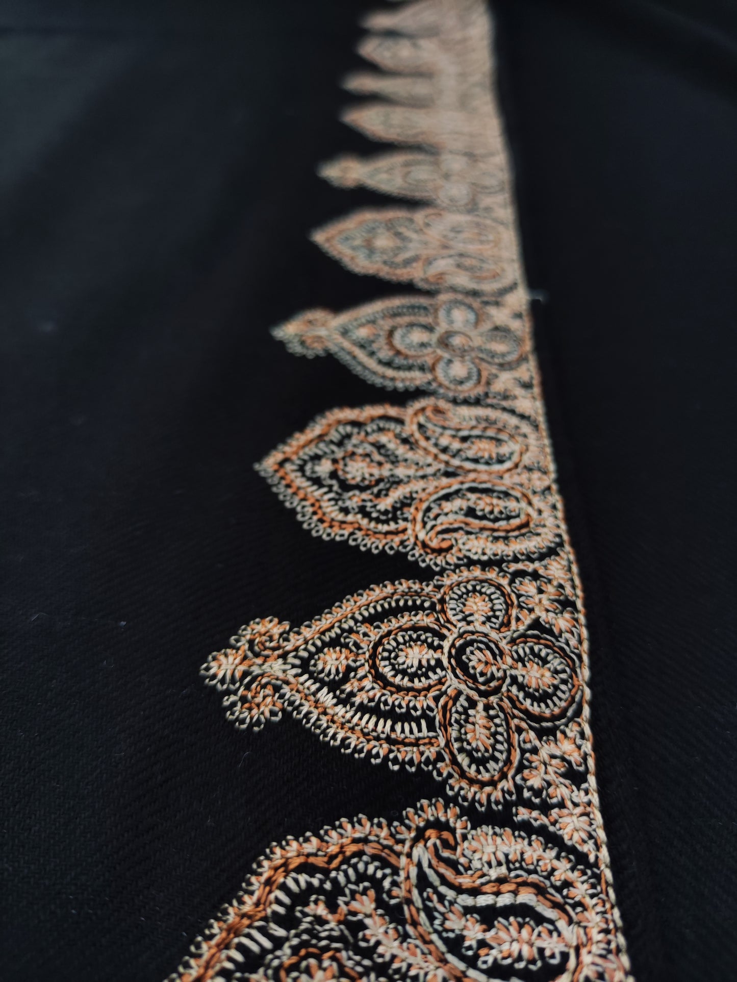 Embroidered kashmiri Kanni Pashmina Shawl - LS 10 Black