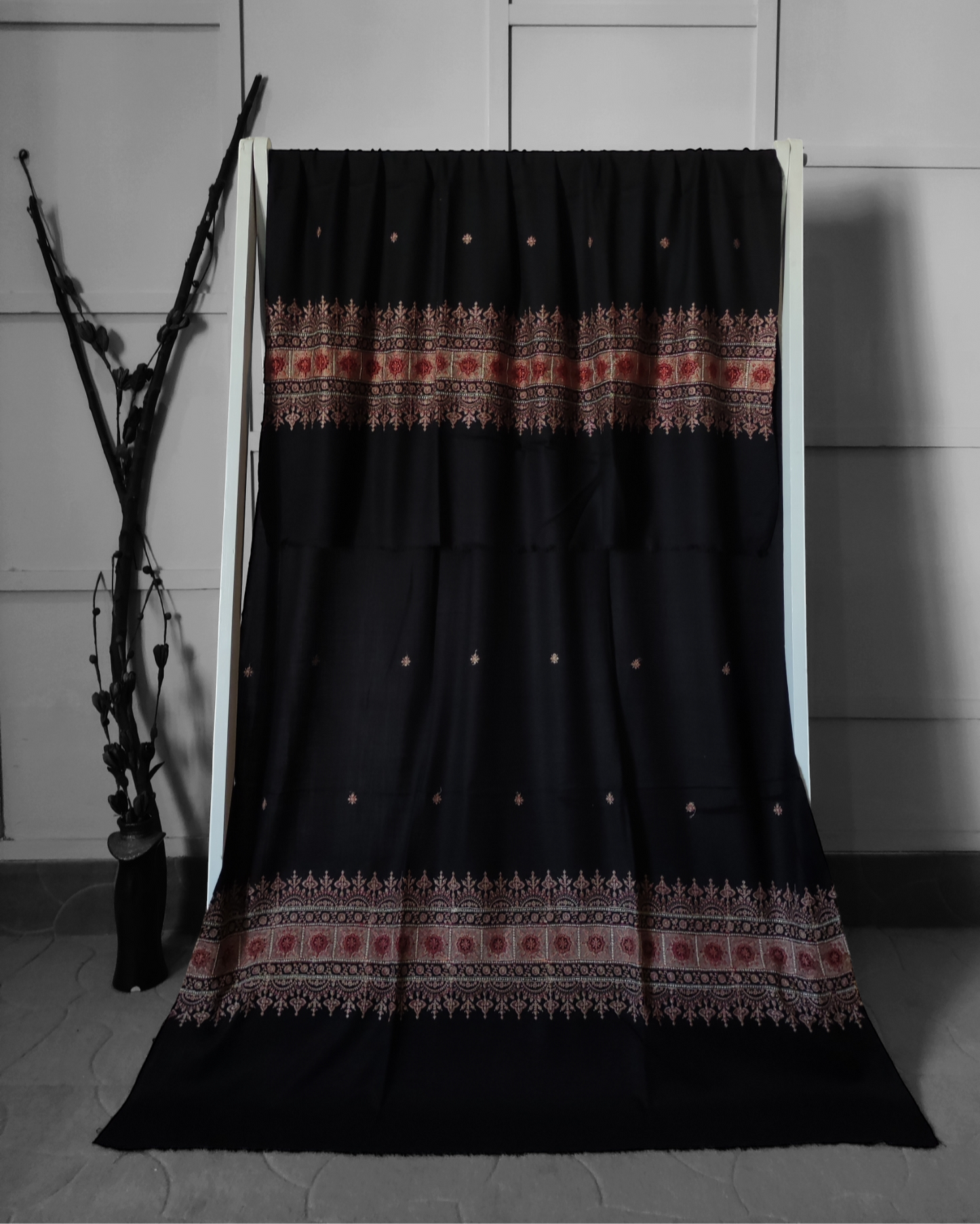 Embroidered Royal Tilla Bordered Pashmina Shawl - LS 4 Black